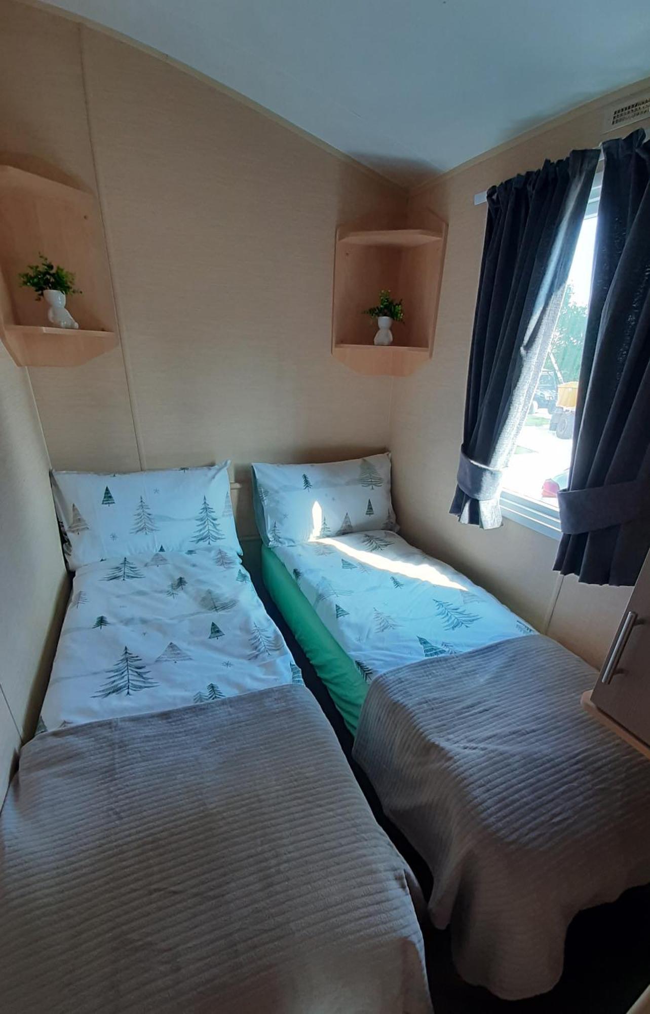 The Salsa, 38 Sunset View Hotel Crowle  Екстериор снимка